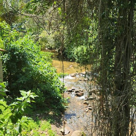 Hospedaria E Camping Quintal Do Mundo Лумиар Екстериор снимка