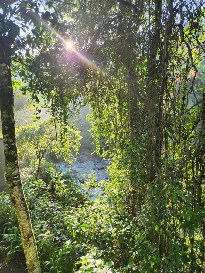 Hospedaria E Camping Quintal Do Mundo Лумиар Екстериор снимка